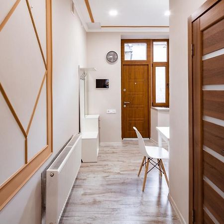 Apartment On Pekarska 15 Lviv Buitenkant foto